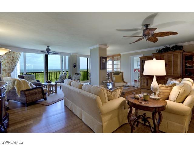 5601 Turtle Bay Dr. #902, Naples, FL 34108