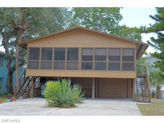 121 Eucalyptus Ct., Fort Myers Beach, FL