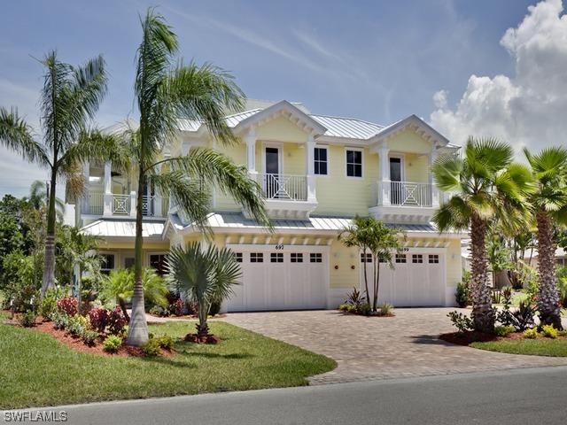 697 Fairway Ter., Naples, FL