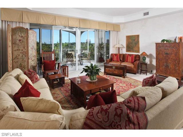 8410 Abbington Cir. #A-35, Naples, FL