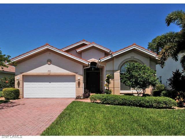 1925 Par Dr., Naples, FL 34120