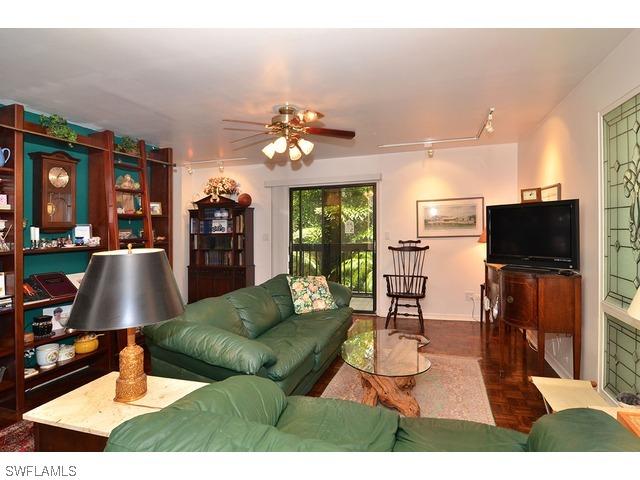 995 9th Ave., Naples, FL
