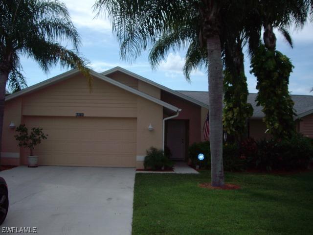 10751 Regent Cir., Naples, FL 34109