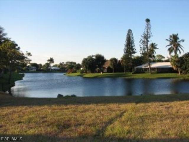 542 Whispering Pine Ln., Naples, FL 34108