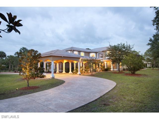 690 7th St., Naples, FL 34120