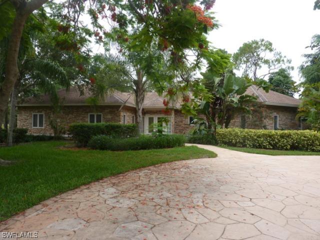 13156 Valewood Dr., Naples, FL 34119