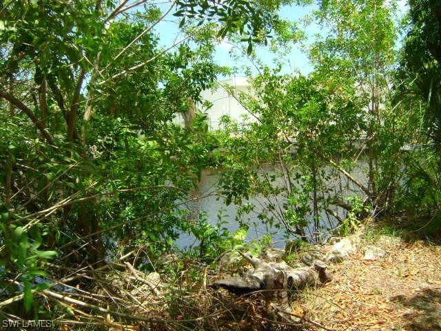 537 13th St., Naples, FL