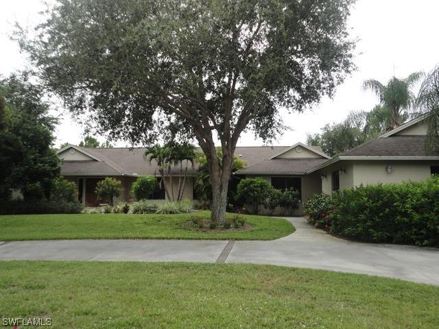 6730 Bottlebrush Ln., Naples, FL