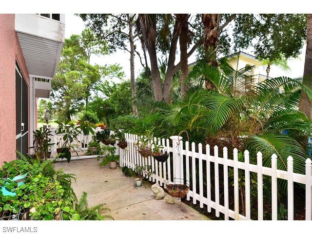 251 Quail Forest Blvd. #102, Naples, FL