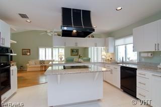 199 Edgemere Way, Naples, FL 34105