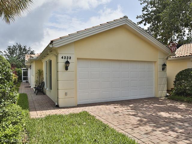 4332 Redonda Ln., Naples, FL 34119