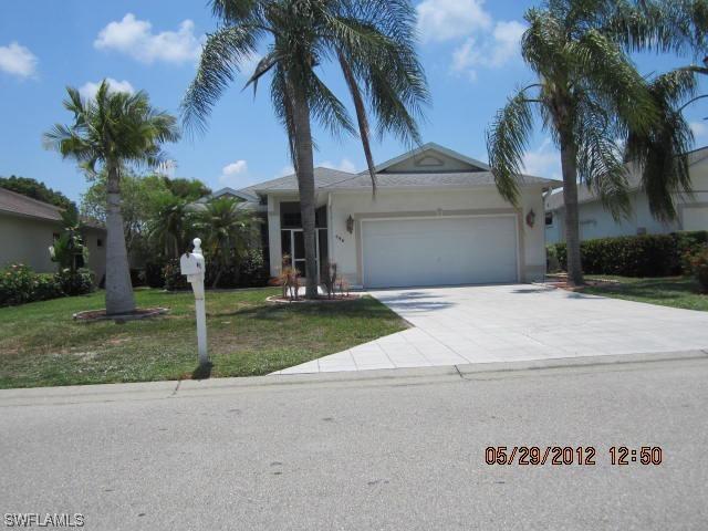 496 Crossfield Cir., Naples, FL