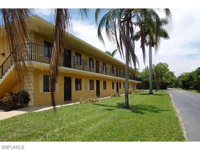 1211 Rosemary Ct. #102, Naples, FL 34103