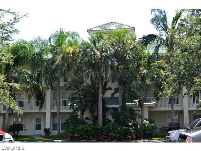 15425 Cedarwood Ln. #202, Naples, FL