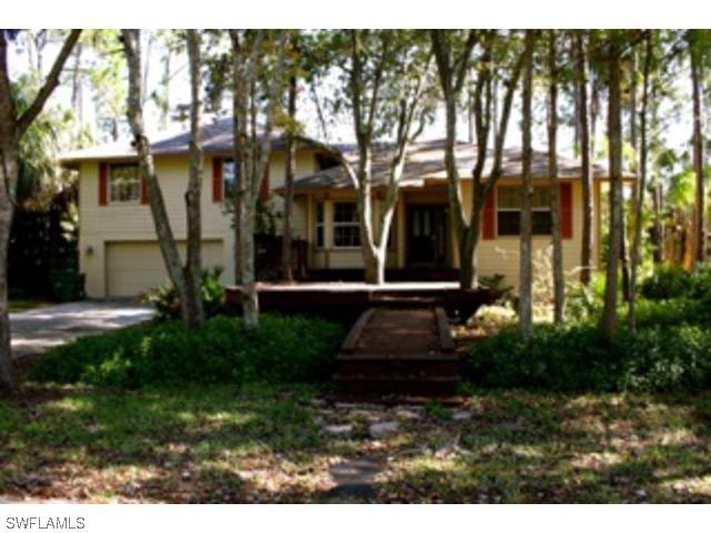 484 Corbel Dr., Naples, FL 34110