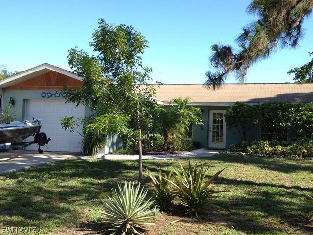 4633 Santiago Ln., Bonita Springs, FL