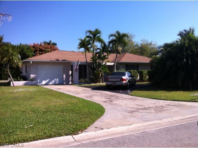 253 Pebble Beach Cir., Naples, FL 34113