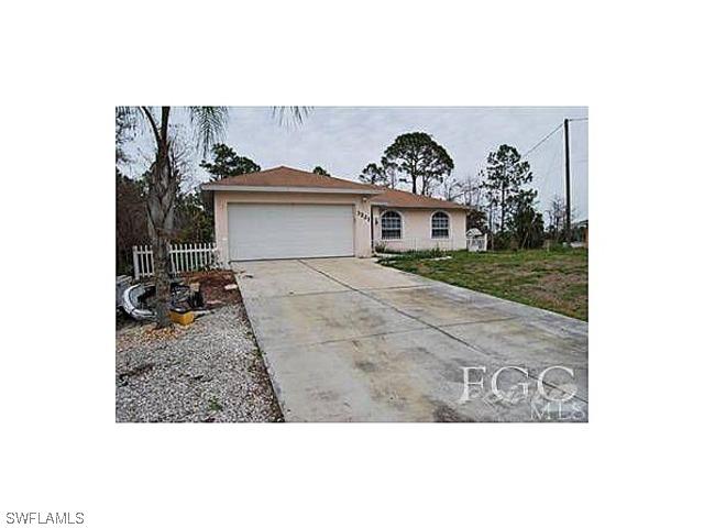 3221 22nd Ave., Naples, FL 34120