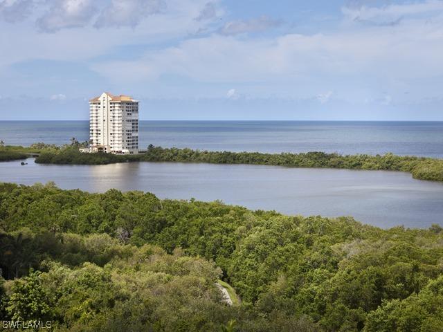 100 Glenview Pl. #PH3, Naples, FL