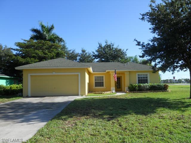 939 Grove Dr., Naples, FL 34120