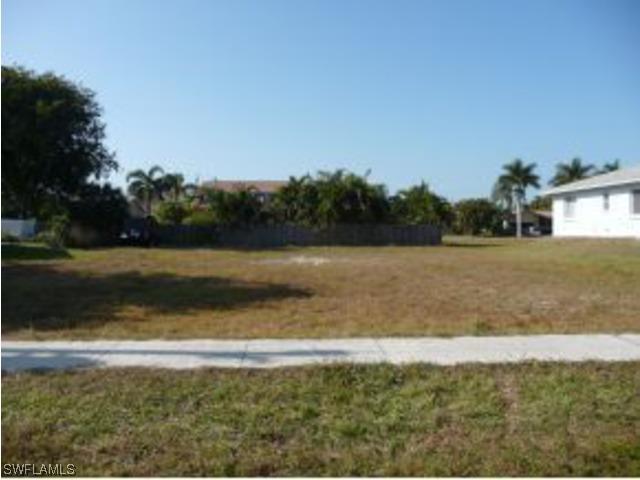 138 Kirkwood St., Marco Island, FL 34145