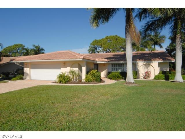 725 Parkview Ln., Naples, FL 34103