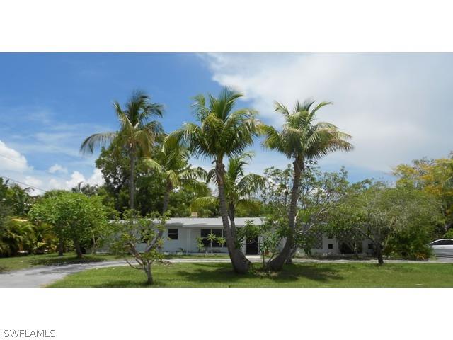 975 San Carlos Ct., Fort Myers Beach, FL