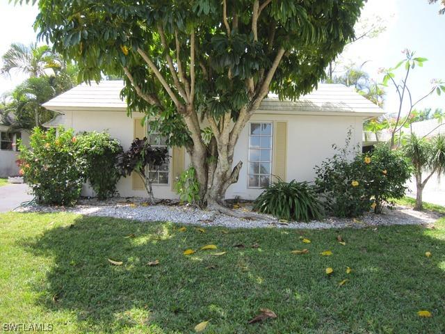 22 Kings Rd., Naples, FL 34112