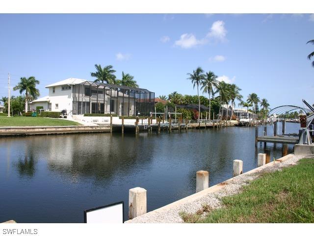 218 Geranium Ct., Marco Island, FL 34145