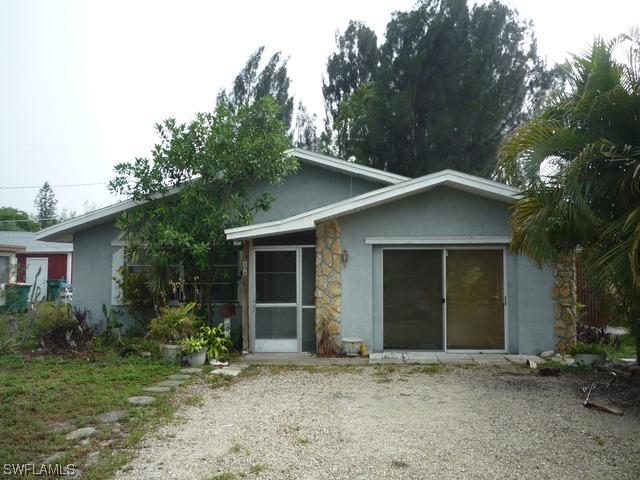 616 101st Ave., Naples, FL 34108