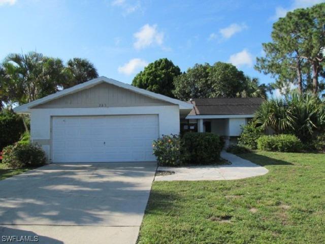 2313 Outrigger Ln., Naples, FL 34104