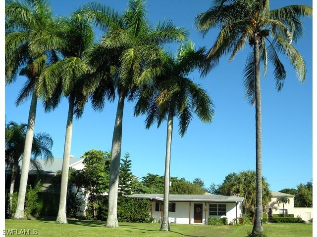 739 11th Ave., Naples, FL