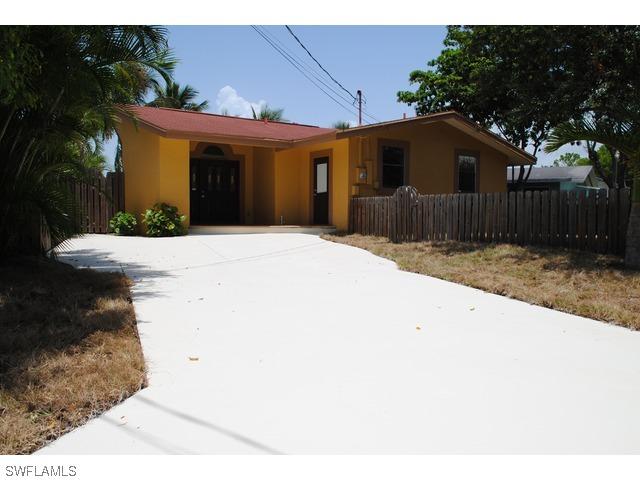 861 107th Ave., Naples, FL 34108