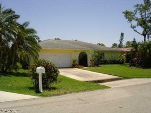 998 Rose Way, Naples, FL 34104