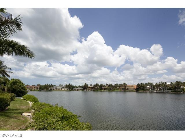 3075 Fort Charles Dr., Naples, FL