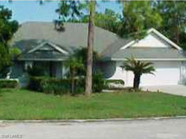 2438 Duchess Ct., Naples, FL 34112