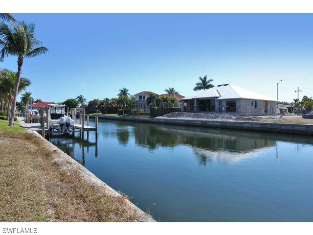 1549 Kingston Ct., Marco Island, FL