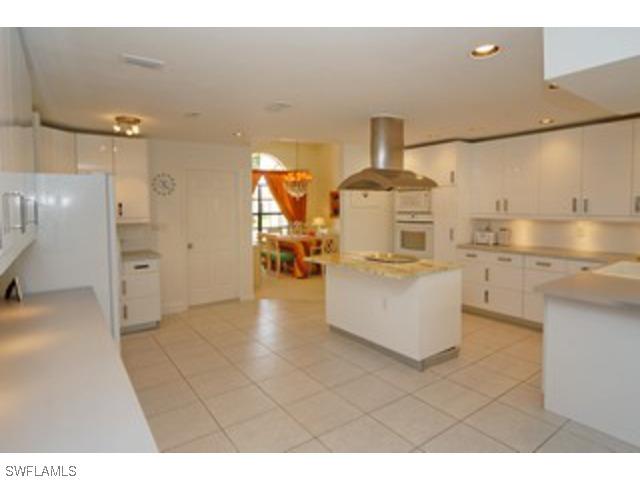 1344 Foxfire Ln., Naples, FL