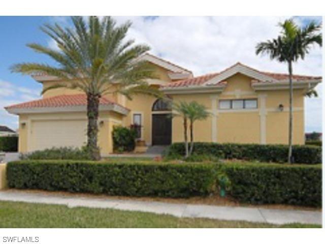 833 Swan Dr., Marco Island, FL 34145
