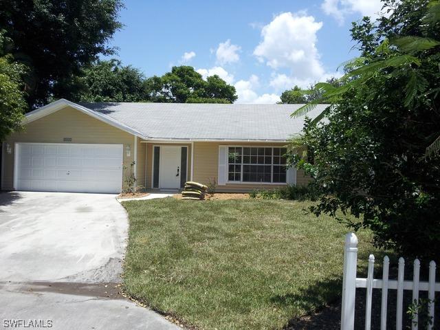 1627 Eucalyptus Ln., Naples, FL