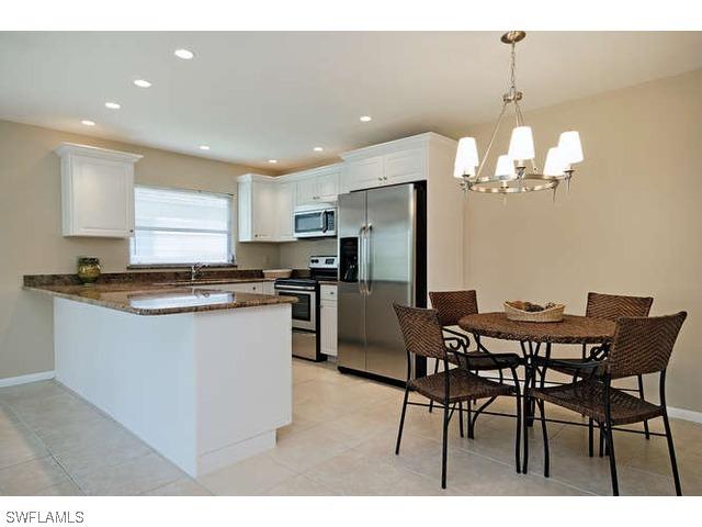 689 97th Ave., Naples, FL 34108