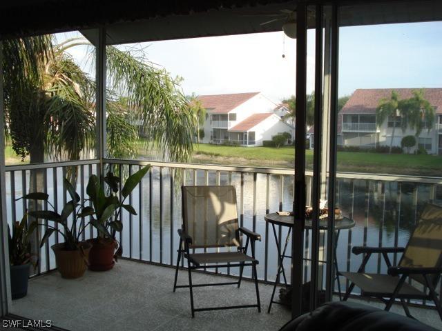 672 Windsor Sq., Naples, FL