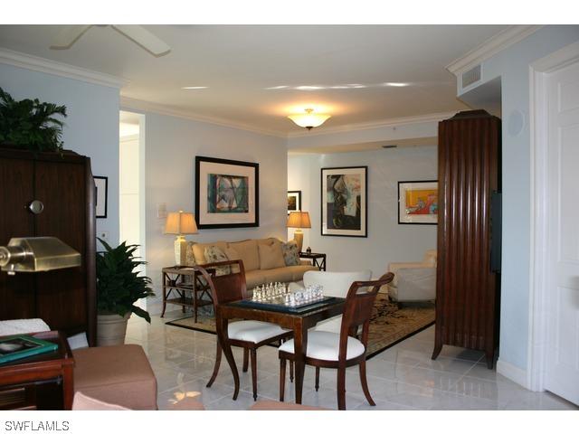 213 Colonade Cir. #1902, Naples, FL 34103