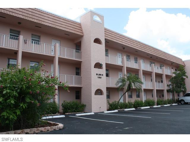 190 Turtle Lake Ct. #210, Naples, FL