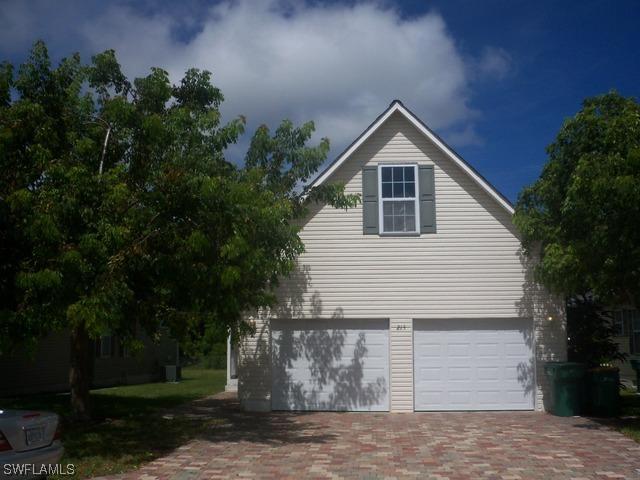 215 Leawood Cir., Naples, FL