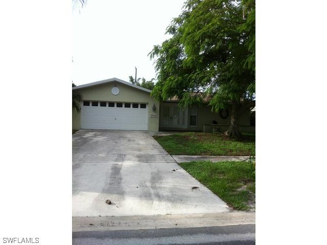 1247 Woodridge Ave., Naples, FL