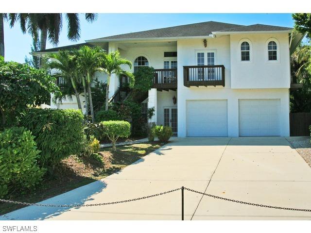 27253 Barbarosa St., Bonita Springs, FL 34135
