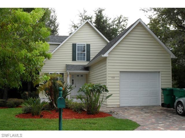 533 Leawood Cir., Naples, FL 34104