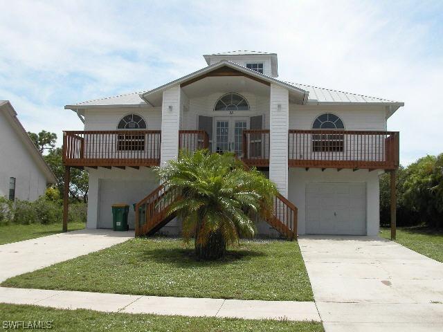 38 Tahiti Rd., Marco Island, FL 34145