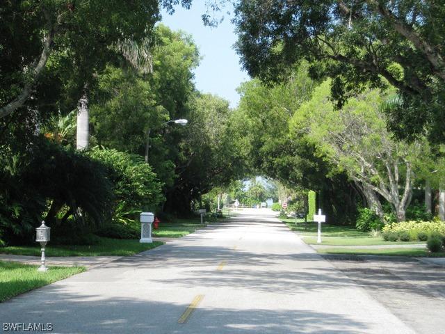 255 3rd Ave., Naples, FL 34102